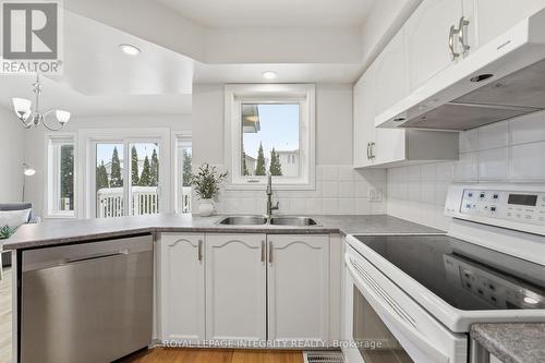 37 Eagleview Street, Ottawa, ON - Indoor Photo Showing Kitchen With Double Sink