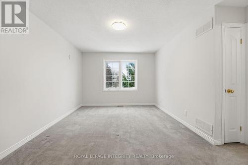 37 Eagleview Street, Ottawa, ON - Indoor Photo Showing Other Room