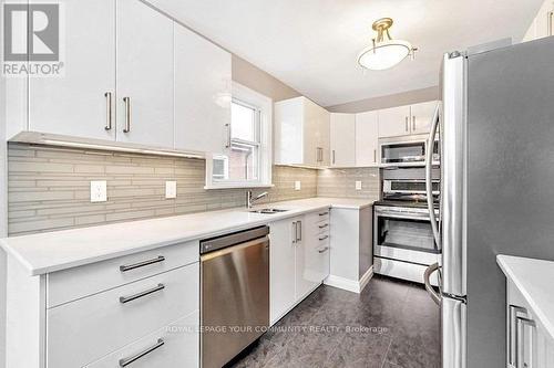21 Lynvalley Crescent, Toronto, ON - Indoor Photo Showing Kitchen