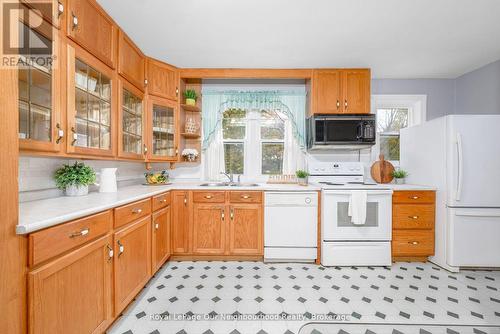 221 Liberty Street N, Clarington (Bowmanville), ON - Indoor Photo Showing Kitchen With Double Sink