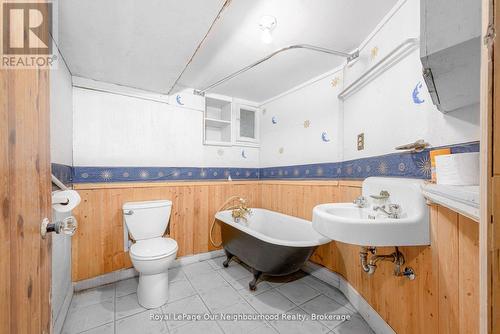 221 Liberty Street N, Clarington (Bowmanville), ON - Indoor Photo Showing Bathroom