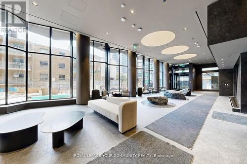 1007 - 110 Broadway Avenue, Toronto, ON - Indoor Photo Showing Other Room