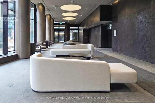 1007 - 110 Broadway Avenue, Toronto, ON - Indoor Photo Showing Other Room