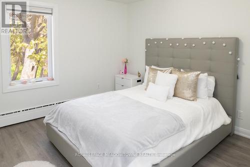 2 - 29 Broadview Avenue, Mississauga, ON - Indoor Photo Showing Bedroom