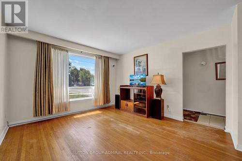 38 Frankton Crescent, Toronto, ON - Indoor