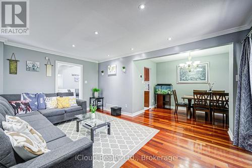5 Gloucester Place, Brampton, ON - Indoor Photo Showing Living Room