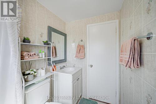 5 Gloucester Place, Brampton, ON - Indoor Photo Showing Laundry Room
