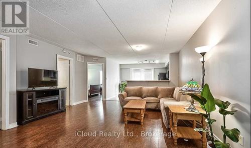 105 - 4005 Kilmer Drive, Burlington, ON - Indoor Photo Showing Living Room