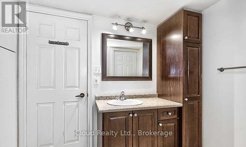 105 - 4005 Kilmer Drive, Burlington, ON - Indoor Photo Showing Bathroom