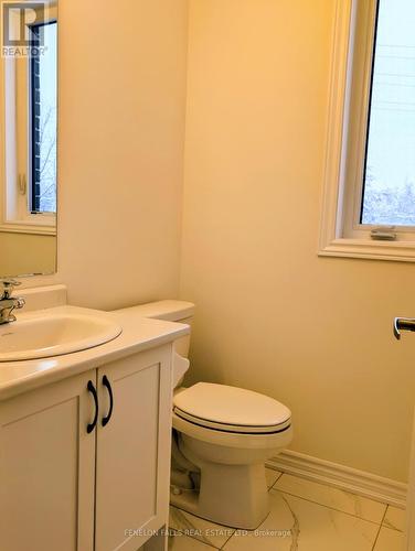 25 Hickey Lane, Kawartha Lakes (Lindsay), ON - Indoor Photo Showing Bathroom