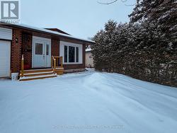 B - 336 TULIP CRESCENT  Ottawa, ON K1E 2B1