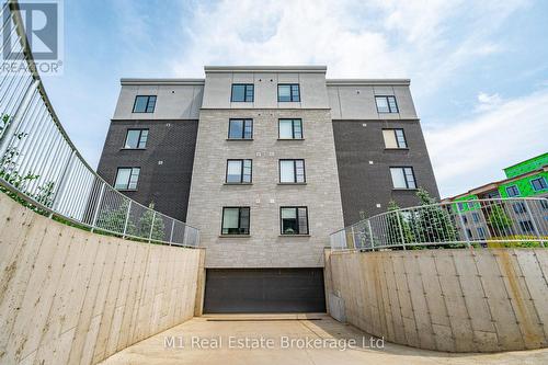 104 - 99B Farley Road, Centre Wellington (Fergus), ON - Outdoor