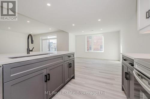 104 - 99B Farley Road, Centre Wellington (Fergus), ON - Indoor Photo Showing Kitchen