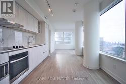 5511 - 8 WELLESLEY STREET W  Toronto, ON M4Y 0J5