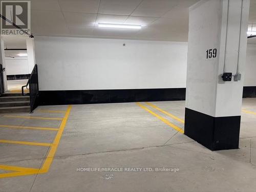 619 - 15 Skyridge Drive, Brampton, ON - Indoor Photo Showing Garage