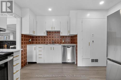 230 Smyth Road, Ottawa, ON - Indoor Photo Showing Kitchen