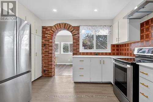 230 Smyth Road, Ottawa, ON - Indoor Photo Showing Kitchen