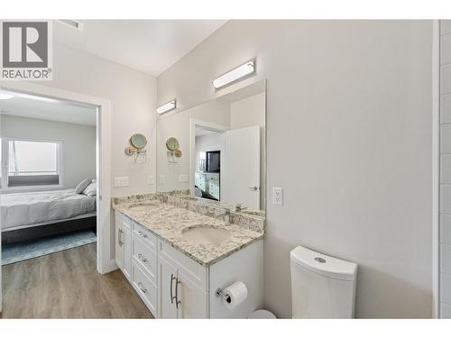 400 Vista Park Unit# 421, Penticton, BC - Indoor Photo Showing Bathroom