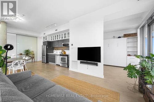 3802 - 70 Distillery Lane, Toronto, ON - Indoor Photo Showing Living Room
