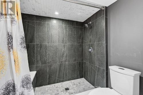 479 Bridgman Avenue, Burlington, ON - Indoor Photo Showing Bathroom
