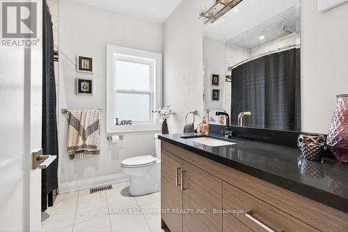 479 Bridgman Avenue, Burlington, ON - Indoor Photo Showing Bathroom