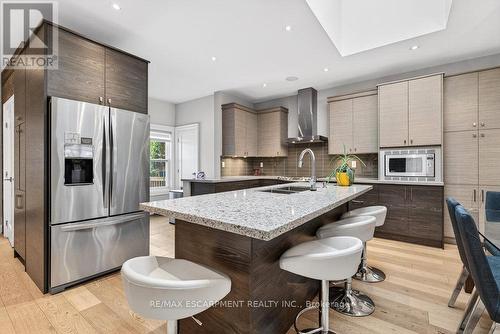 479 Bridgman Avenue, Burlington, ON - Indoor Photo Showing Kitchen With Stainless Steel Kitchen With Double Sink With Upgraded Kitchen