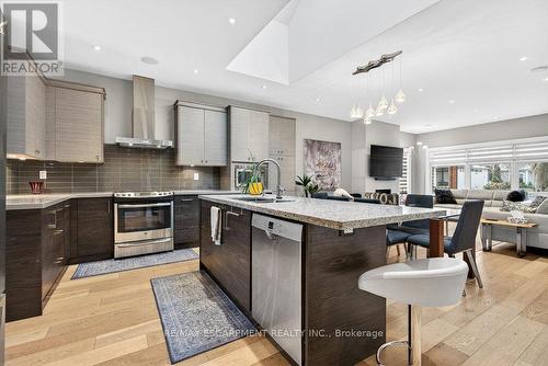 479 Bridgman Avenue, Burlington, ON - Indoor Photo Showing Kitchen With Upgraded Kitchen