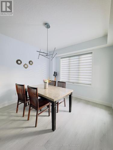 107 - 3380 Singleton Avenue, London South (South W), ON - Indoor Photo Showing Dining Room