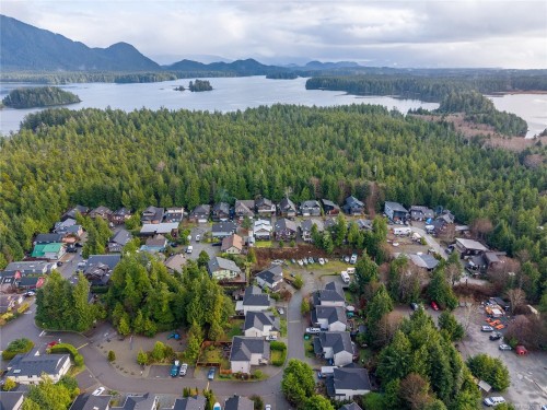809 Ocean Park Dr, Tofino, BC 