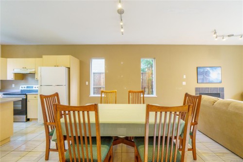 809 Ocean Park Dr, Tofino, BC 