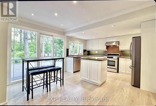 2198 Highriver Court, Mississauga, ON - Indoor Photo Showing Kitchen