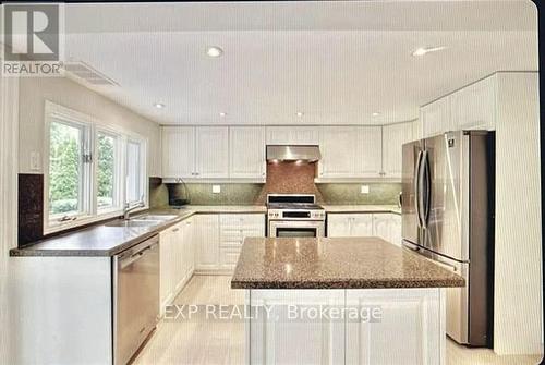 2198 Highriver Court, Mississauga, ON - Indoor Photo Showing Kitchen