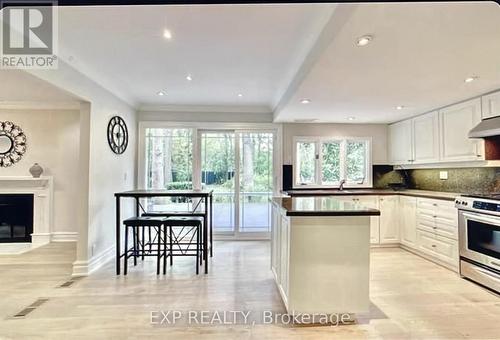 2198 Highriver Court, Mississauga, ON - Indoor Photo Showing Kitchen