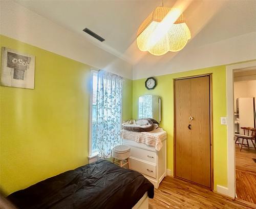 5826 Main Street, Oliver, BC - Indoor Photo Showing Bedroom