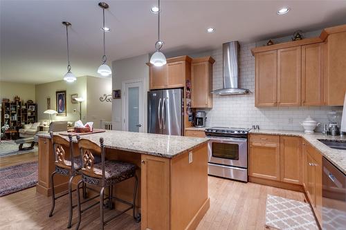 13099 Staccato Drive, Lake Country, BC - Indoor Photo Showing Kitchen With Double Sink With Upgraded Kitchen