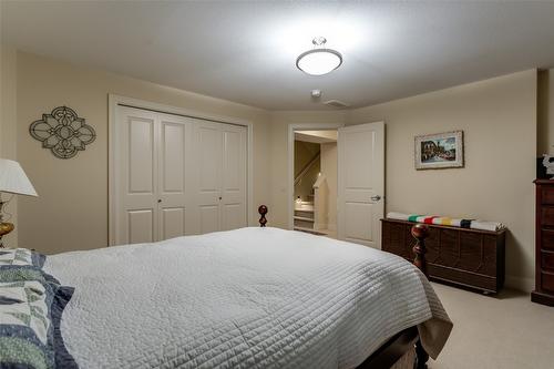 13099 Staccato Drive, Lake Country, BC - Indoor Photo Showing Bedroom