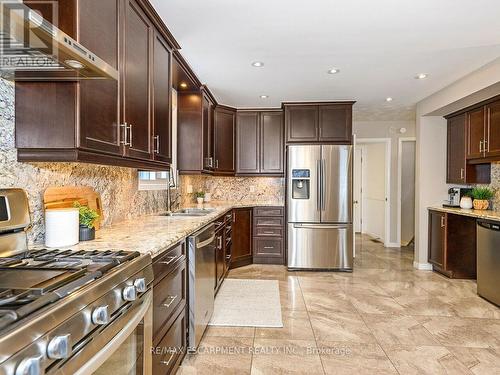 2137 Cleaver Avenue, Burlington, ON - Indoor Photo Showing Kitchen With Stainless Steel Kitchen With Upgraded Kitchen