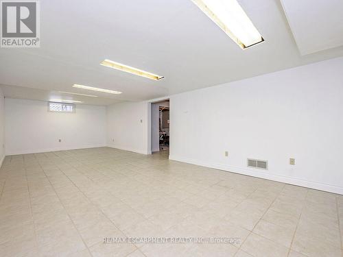 2137 Cleaver Avenue, Burlington, ON - Indoor