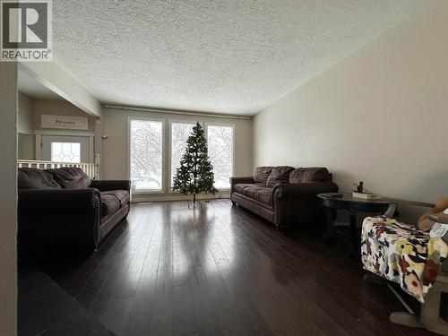 10708 104 Avenue, Fort St. John, BC - Indoor Photo Showing Living Room