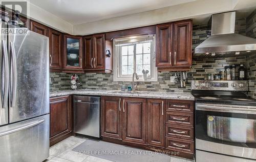 3124 Patrick Crescent, Mississauga, ON - Indoor Photo Showing Kitchen