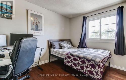 3124 Patrick Crescent, Mississauga, ON - Indoor Photo Showing Bedroom