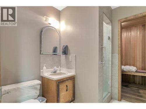 3311 Glencoe Road, West Kelowna, BC - Indoor Photo Showing Bathroom