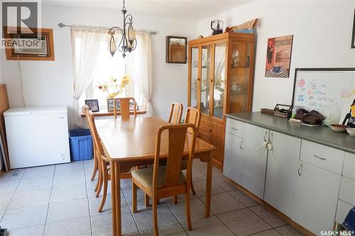 568 Stadacona Street W, Moose Jaw, SK - Indoor Photo Showing Dining Room