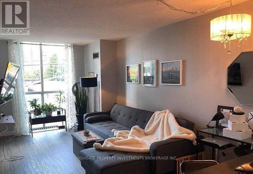 201 - 22 Olive Avenue, Toronto, ON - Indoor Photo Showing Living Room