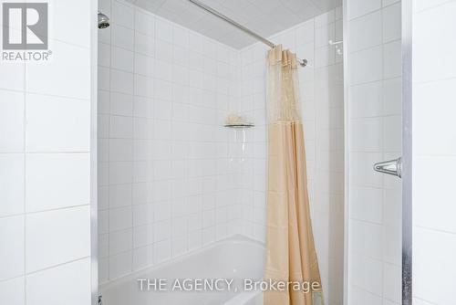 142 Greenbrae Circuit, Toronto, ON - Indoor Photo Showing Bathroom