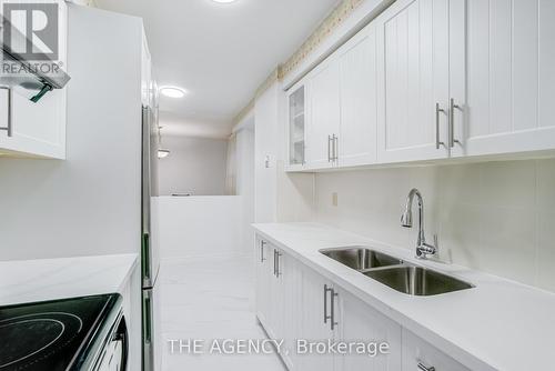 142 Greenbrae Circuit, Toronto, ON - Indoor Photo Showing Kitchen With Double Sink