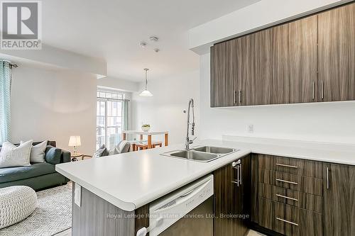 204 - 276 Gatwick Drive, Oakville (Ro River Oaks), ON - Indoor Photo Showing Kitchen With Double Sink