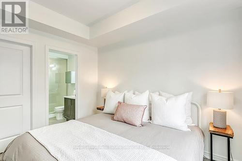 204 - 276 Gatwick Drive, Oakville (Ro River Oaks), ON - Indoor Photo Showing Bedroom