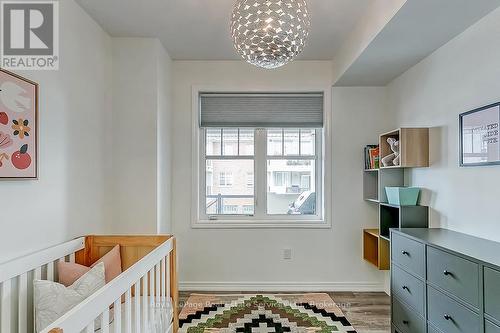 204 - 276 Gatwick Drive, Oakville (Ro River Oaks), ON - Indoor