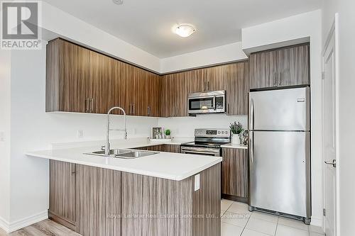 204 - 276 Gatwick Drive, Oakville (Ro River Oaks), ON - Indoor Photo Showing Kitchen With Double Sink
